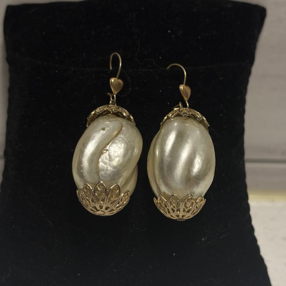 Vintage pearl earrings